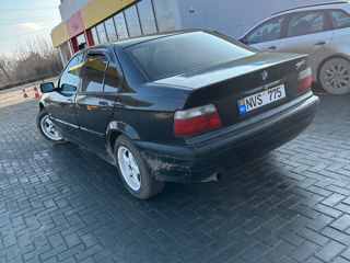 BMW 3 Series foto 2