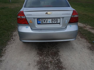 Chevrolet Aveo foto 2