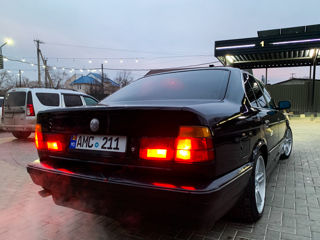 BMW 5 Series foto 10