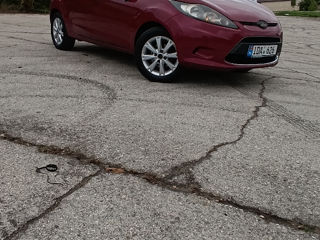 Ford Fiesta foto 3