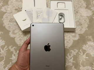 Apple iPad mini 4 128GB Wi-Fi 7.9inch Space Gray foto 2