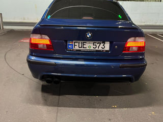 BMW 5 Series foto 4