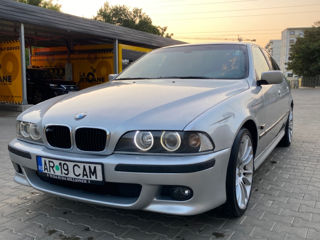 BMW 5 Series foto 2