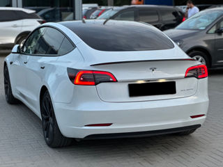 Tesla Model 3 foto 3