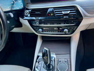 BMW 5 Series foto 7