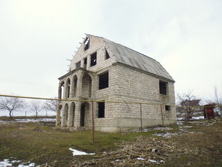 Constructie nefinalizata, teren 16 ari, toate comunicatiile, 10 min pina la Chisinau. foto 3