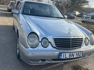 Mercedes E-Class foto 2