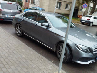 Mercedes E-Class foto 1