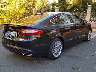 Ford Fusion foto 5