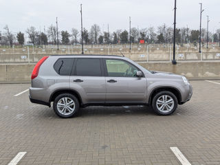 Nissan X-Trail foto 2