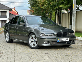 BMW 5 Series foto 1