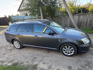 Toyota Avensis foto 3