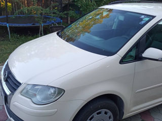 Volkswagen Touran фото 3