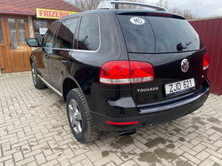 Volkswagen Touareg foto 2