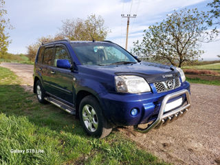 Nissan X-Trail foto 2