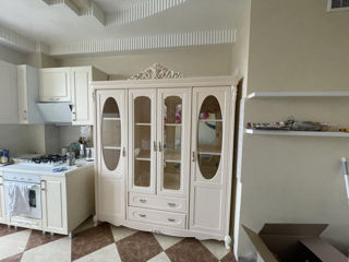 Стеклянный кухонный шкаф foto 1