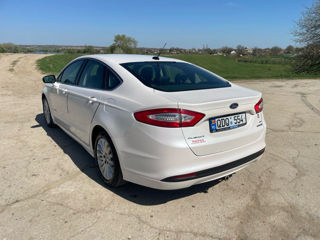 Ford Fusion foto 3