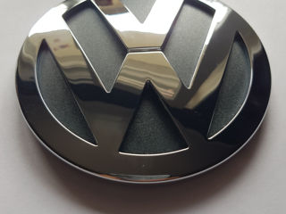 Эмблема, значок багажника vw Touran.