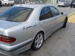 Mercedes E-Class foto 7