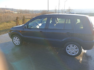 Ford Fusion foto 5