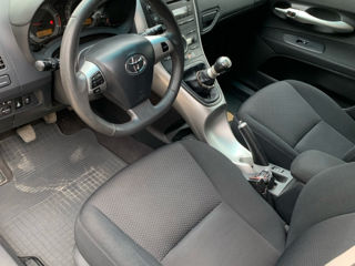 Toyota Auris фото 7