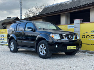 Nissan Pathfinder foto 4