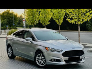 Ford Fusion foto 2