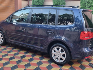 Volkswagen Touran foto 5