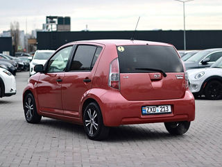 Daihatsu Sirion foto 4