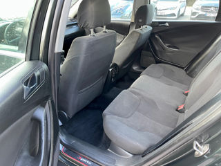 Volkswagen Passat foto 8