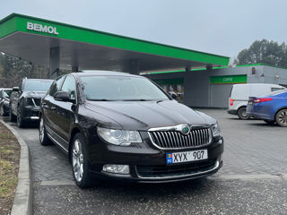 Skoda Superb foto 2