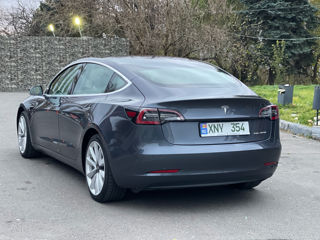 Tesla Model 3 foto 4