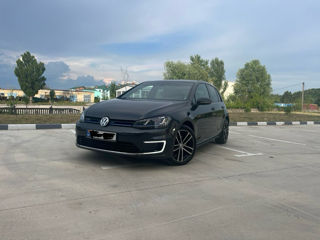 Volkswagen Golf foto 1