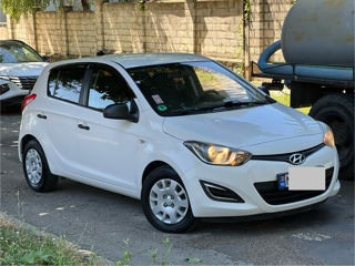 Hyundai i20 foto 1