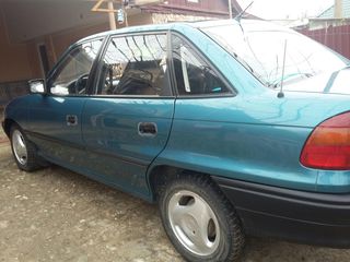 Opel Astra foto 1