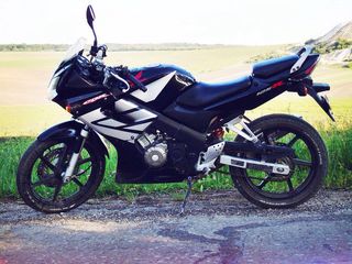 Honda CBR 125 foto 6