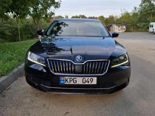 Skoda Superb foto 1