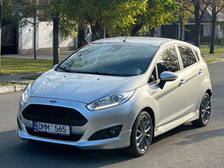 Ford Fiesta foto 3