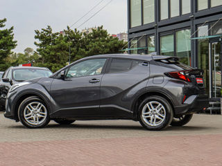 Toyota C-HR foto 2