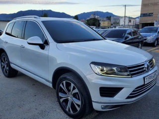 Volkswagen Touareg foto 1