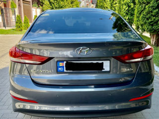 Hyundai Elantra foto 5