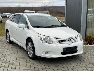 Toyota Avensis foto 2