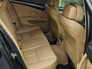 BMW 5 Series foto 6