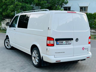 Volkswagen T5 Plus foto 2