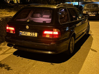 BMW 5 Series foto 3