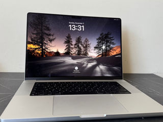 Vând Macbook Pro 16 M3 Max