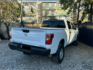 Nissan Titan foto 6