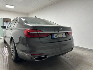 BMW 7 Series foto 4