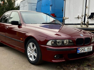 BMW 5 Series foto 1