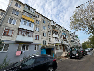 Apartament cu 3 camere, 60 m², 9 cartier, Bălți